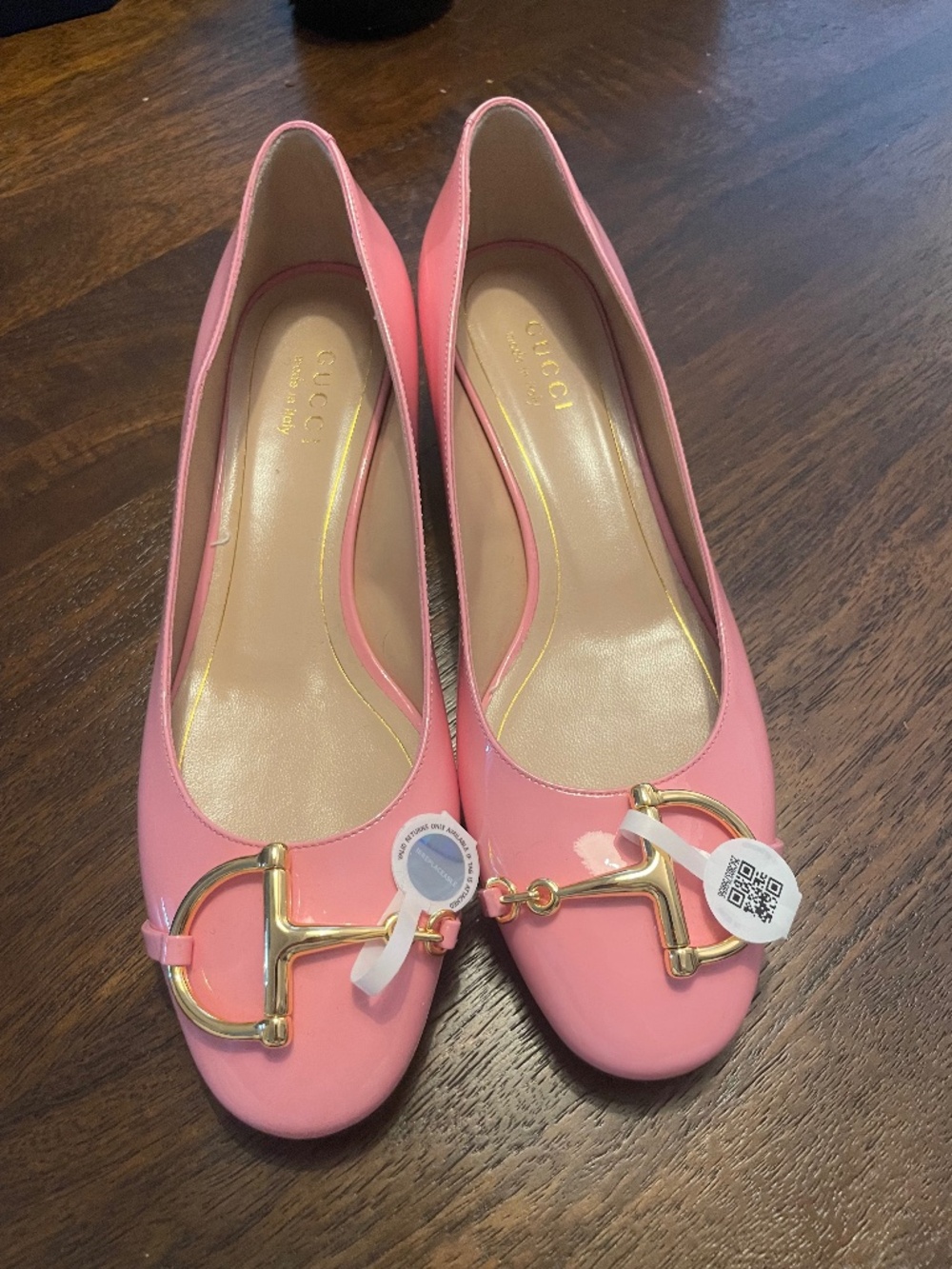 Gucci pink patent leather low heeled pumps NWT